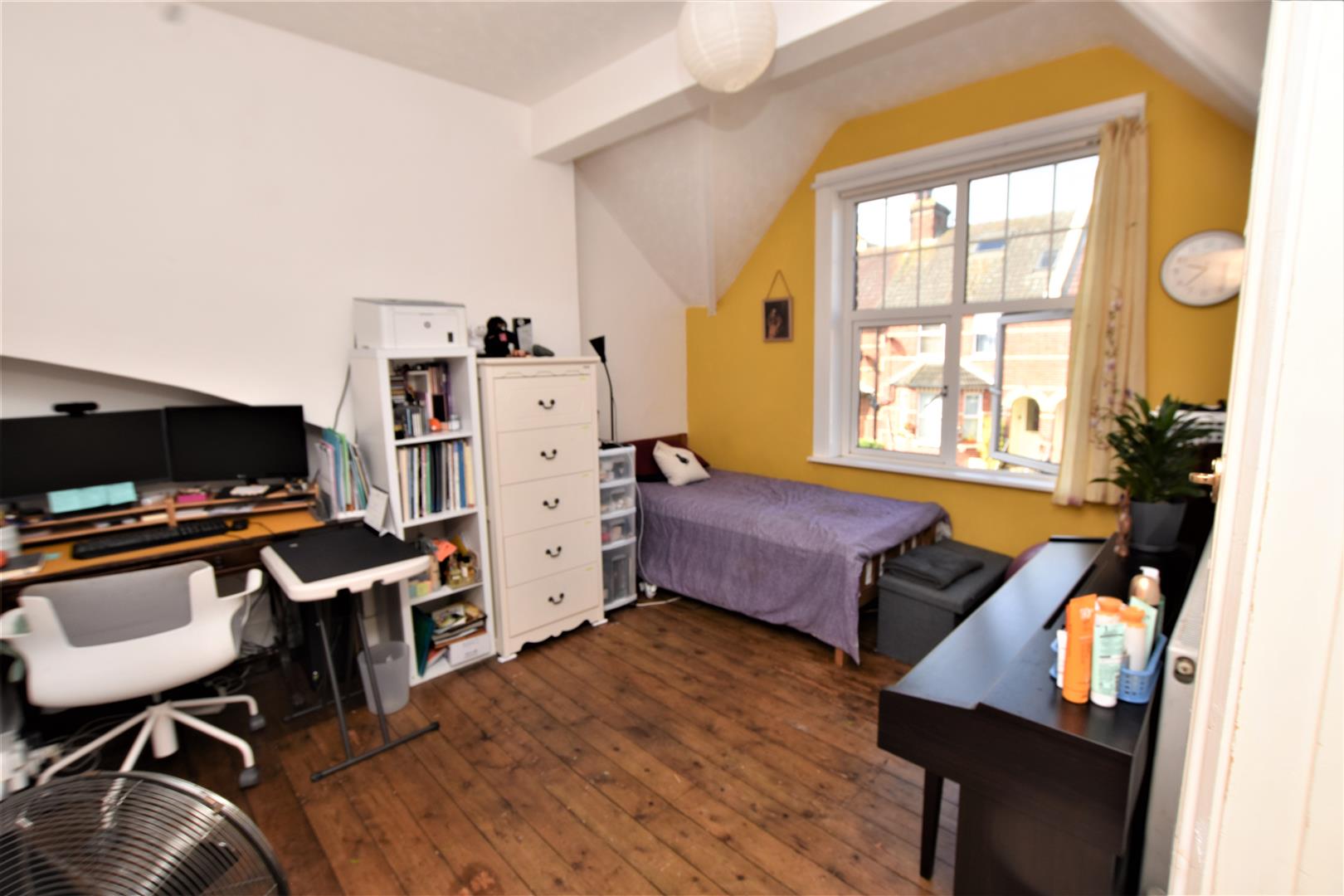 Property Details for Hurst Road Eastbourne East Sussex BN21 2PW Town Property Estate Agents